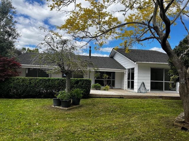129 Whitford Park Road, Manurewa - Carousel 1