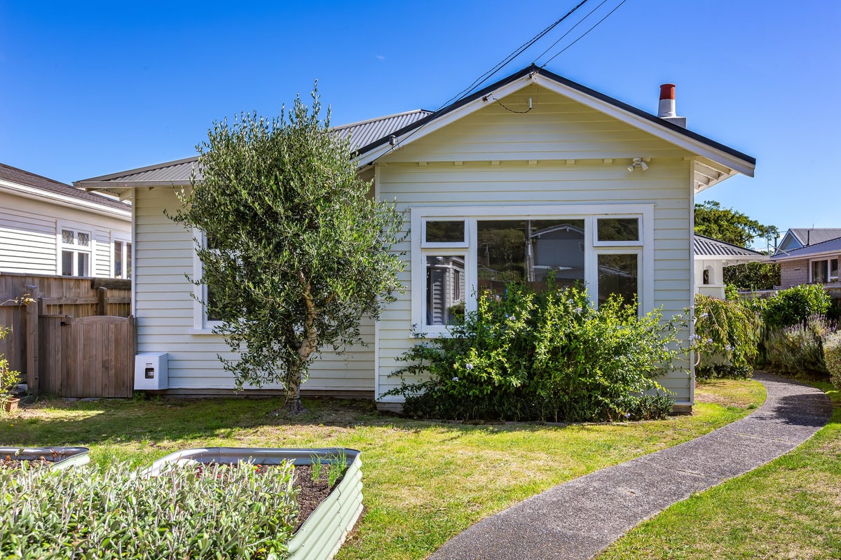 254 Muritai Road, Eastbourne, Lower Hutt - Carousel 30