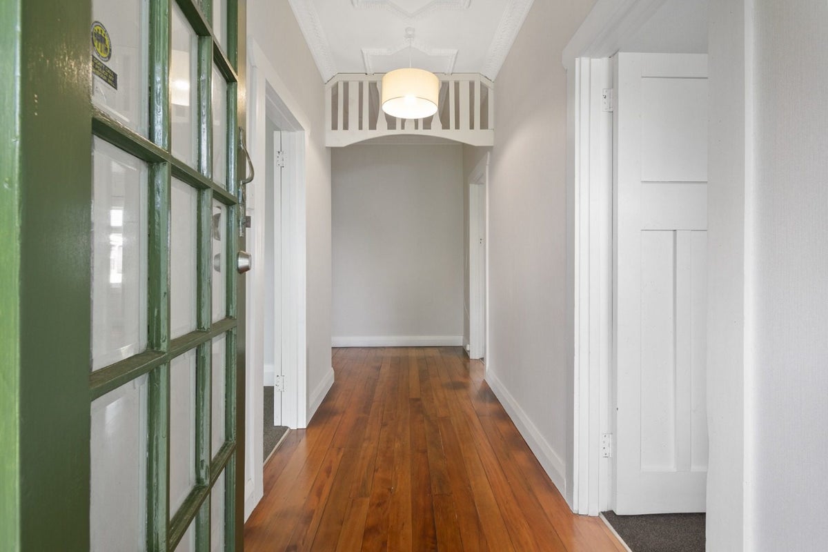 11 Lyndhurst Street, Takaro, Palmerston North - Carousel 2