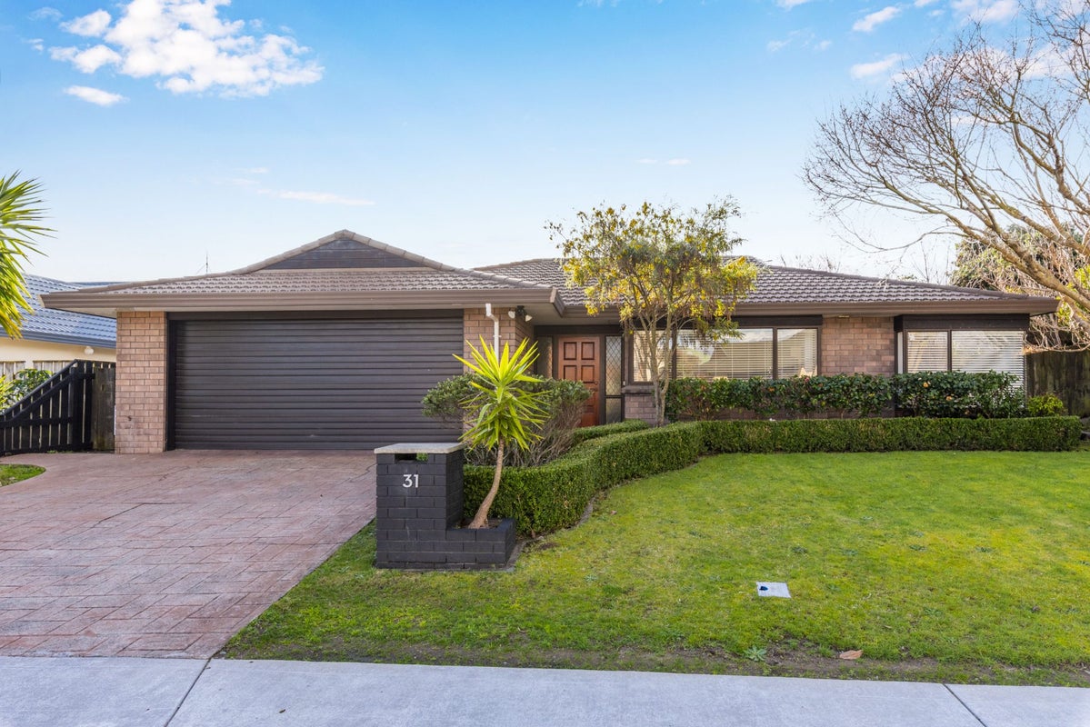 31 Hadleigh Court, Paraparaumu - Carousel 1