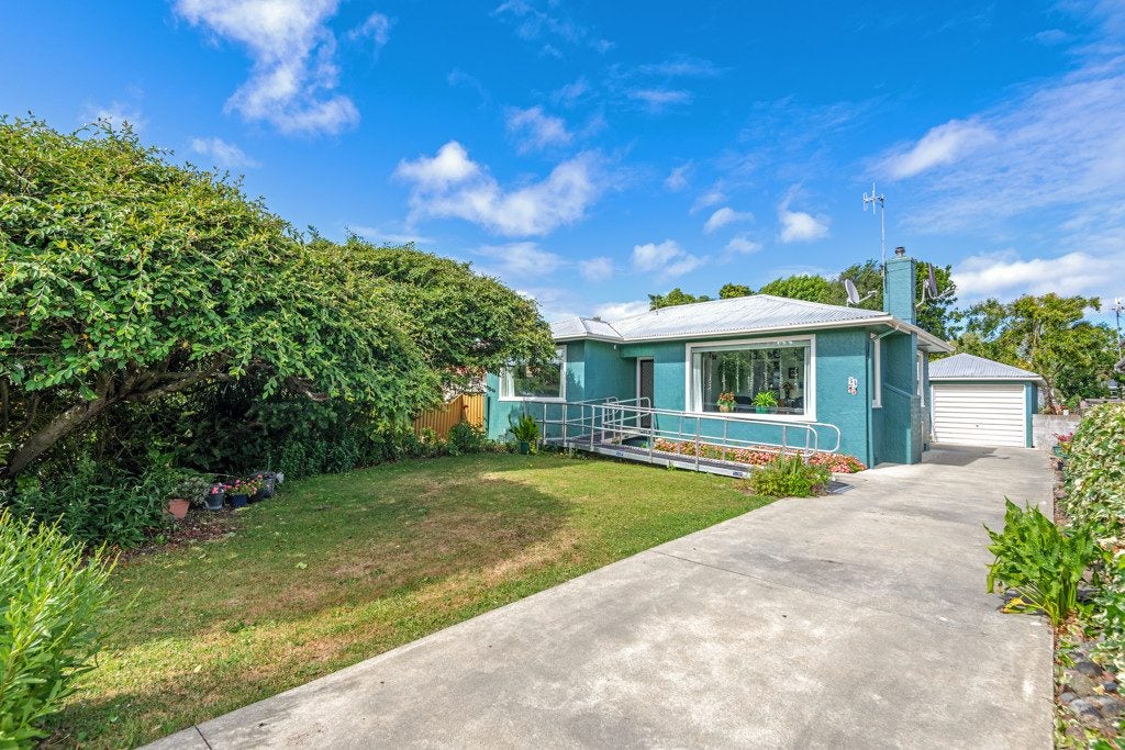 34 Gloucester Street, Takaro, Palmerston North - Carousel 1