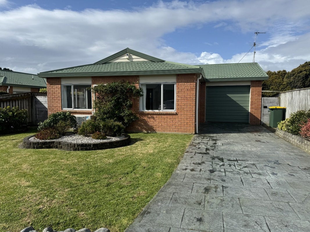 14 Pohutukawa Grove, Titahi Bay, Porirua - Carousel 1
