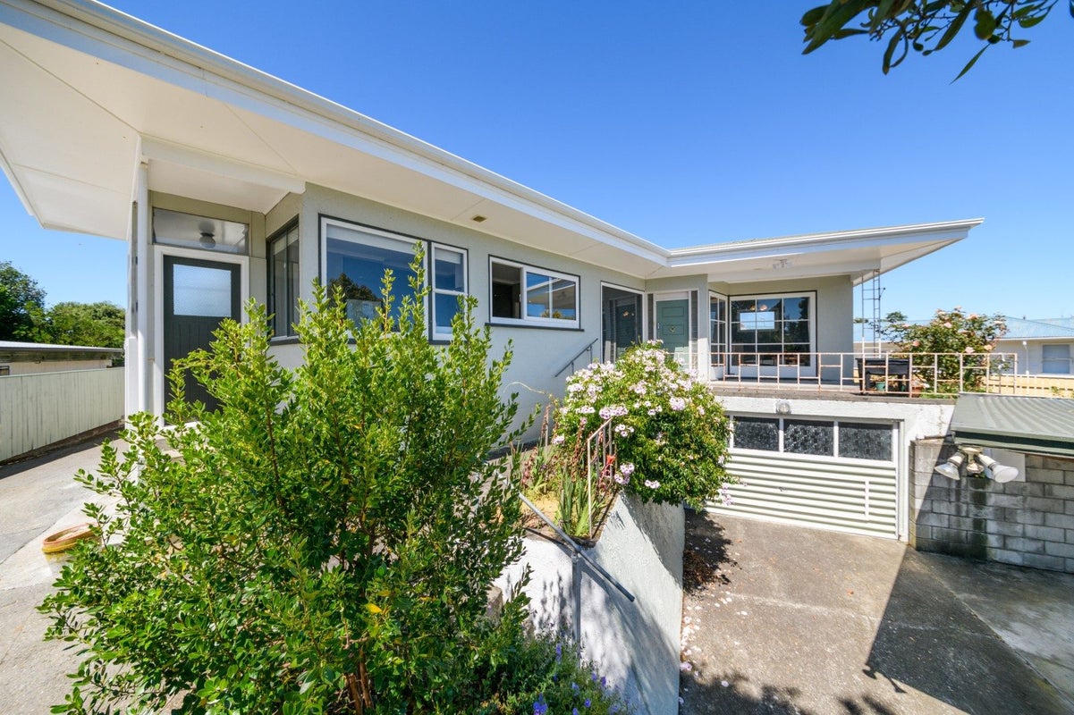 33 Sheffield Street, Awapuni, Palmerston North - Carousel 1