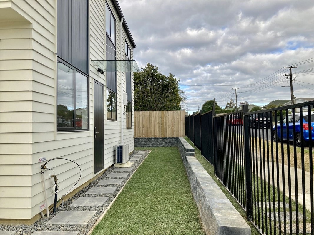 15A Garelja Road, Henderson, Auckland - Carousel 13