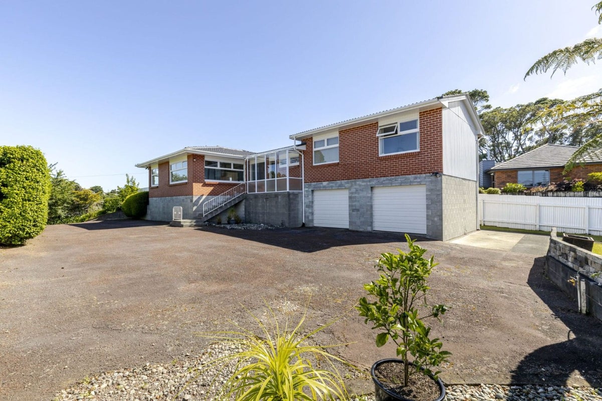 12 Junction Street, Welbourn, New Plymouth - Carousel 1
