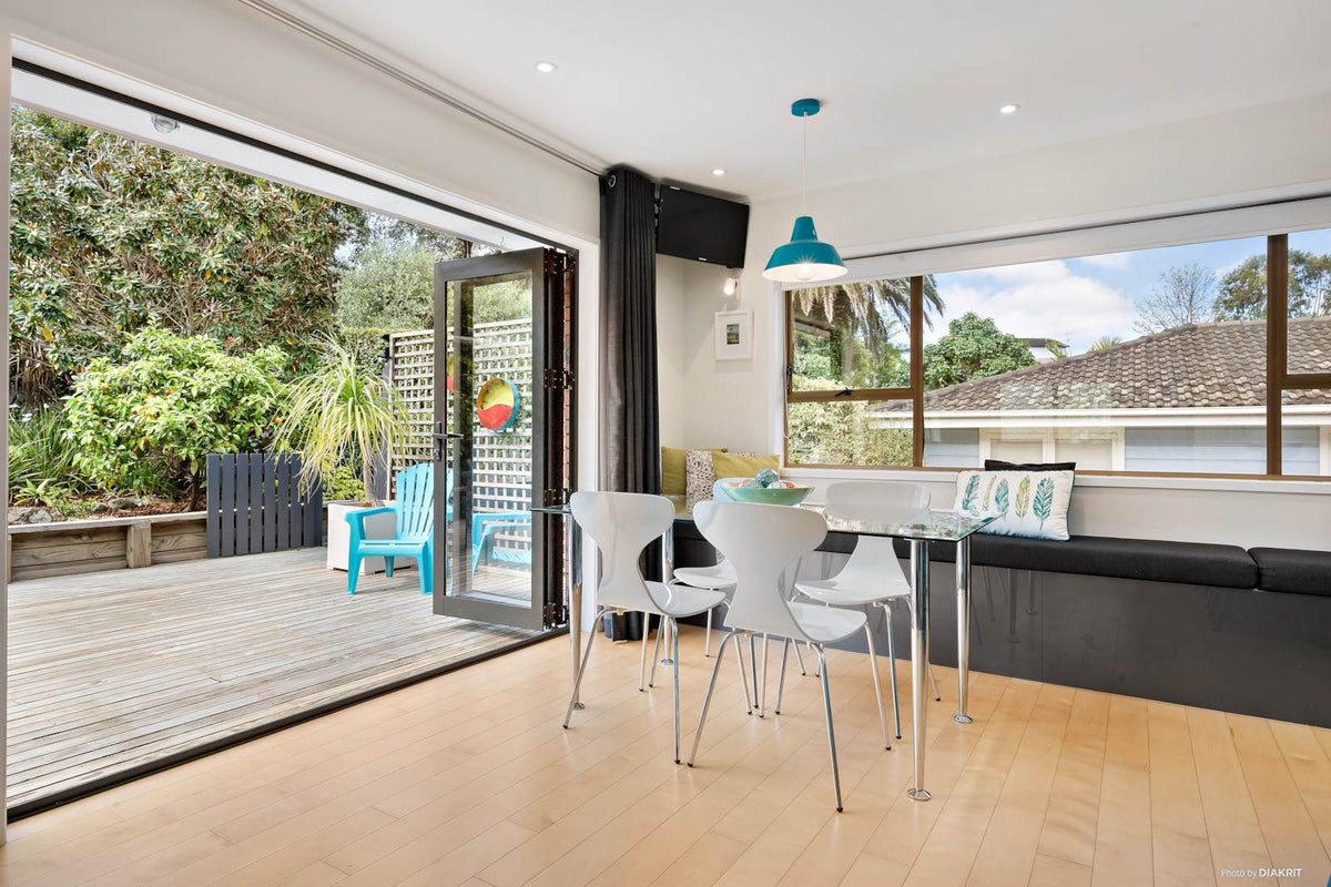 1/12 Jellicoe Road, Murrays Bay, Auckland - Carousel 2