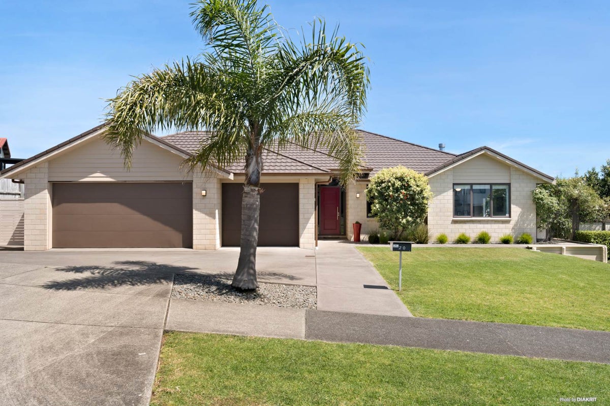 20 Liberty Crescent, Beachlands, Auckland - Carousel 1