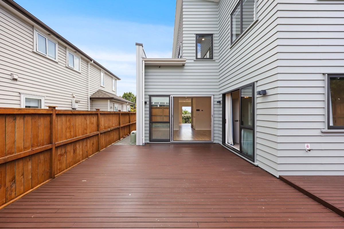 9 McCaw Avenue, Whenuapai, Auckland - Carousel 45
