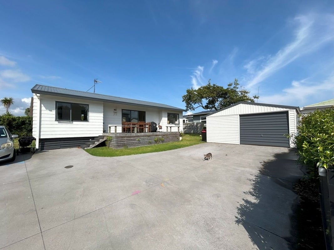 24B Maranui Street, Mount Maunganui, Mount Maunganui - Carousel 1