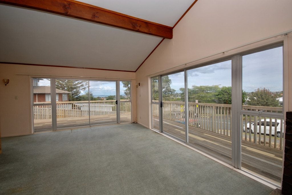 785 East Coast Road, Northcross, Auckland - Carousel 2