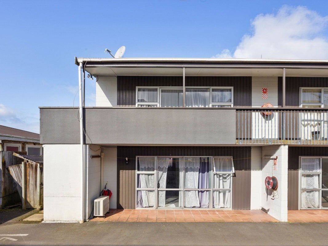8/259 Ulster Street, Whitiora, Hamilton - Carousel 1
