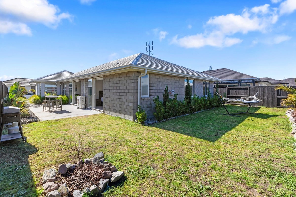 12 BILL MILLER DRIVE, Tauranga - Carousel 2