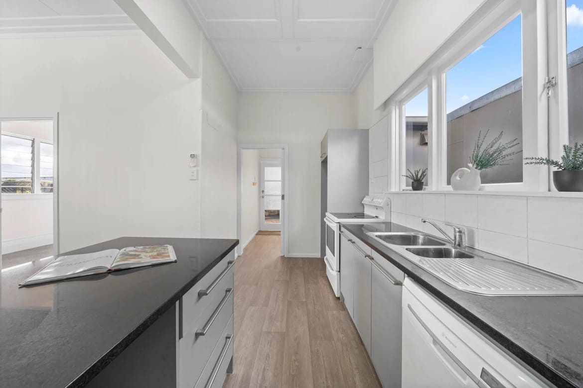 1/1 Favona Road, Favona, Auckland - Carousel 1