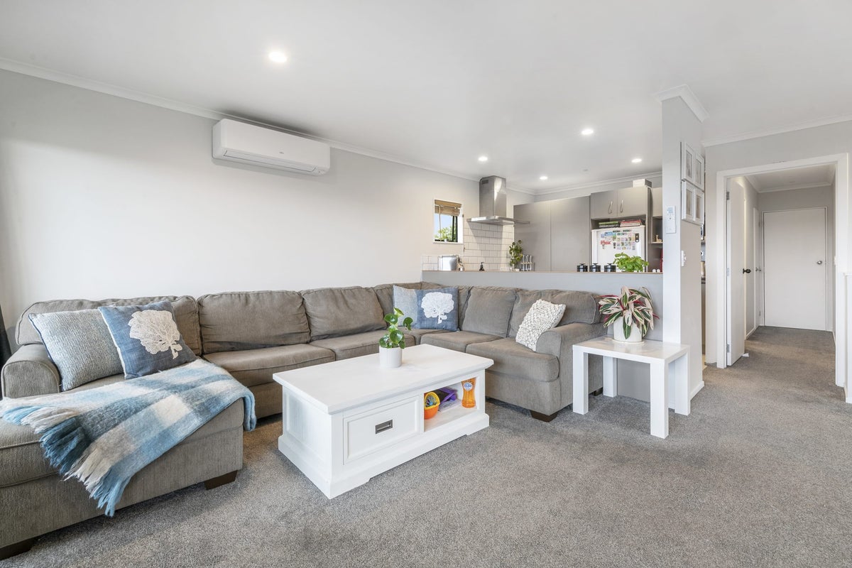 34 Midshipman Court, Gulf Harbour, Whangaparaoa - Carousel 1