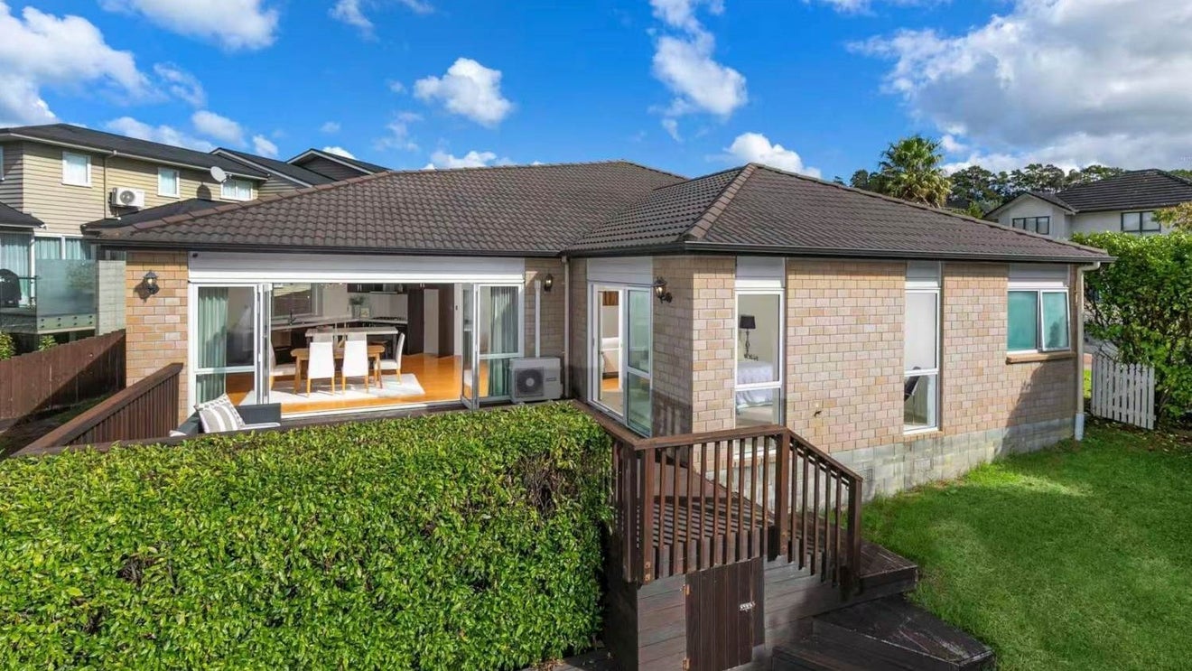 6 Mural Place, Greenhithe, Auckland - Carousel 1