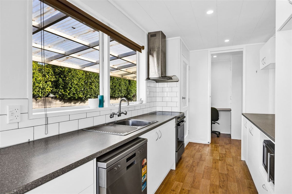 41 Trelawney Crescent, Westown, New Plymouth - Carousel 2