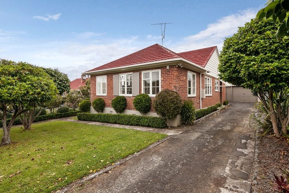9 Ferguson Avenue, Greenlane, Auckland - Carousel 1