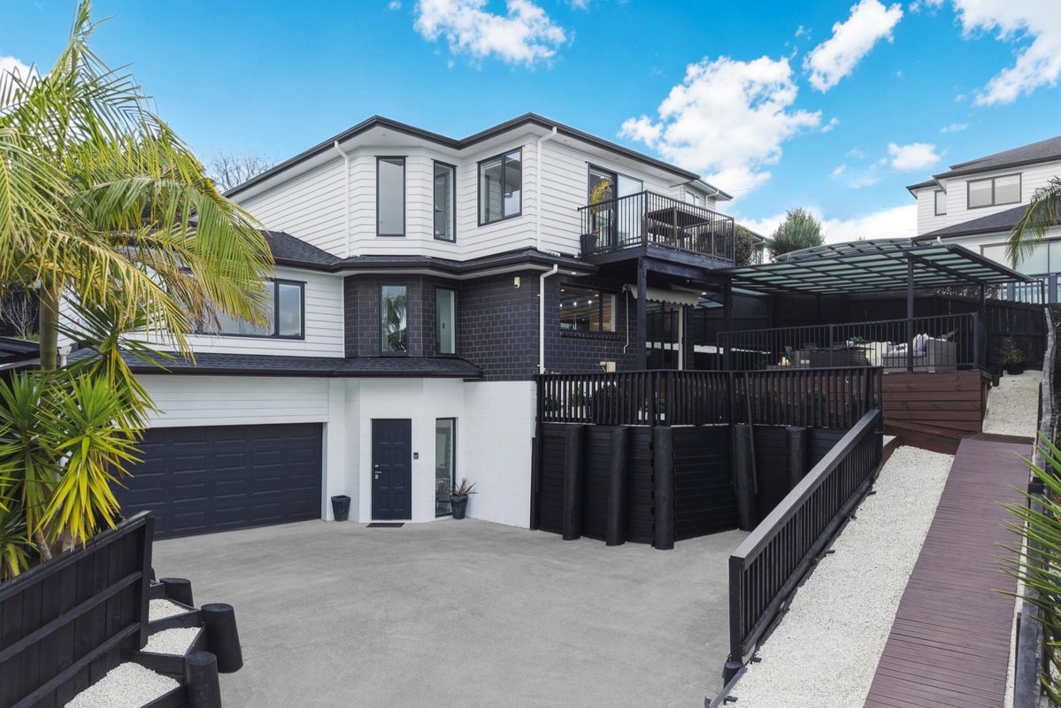 14 San Casello Rise, Henderson, Auckland - Carousel 36