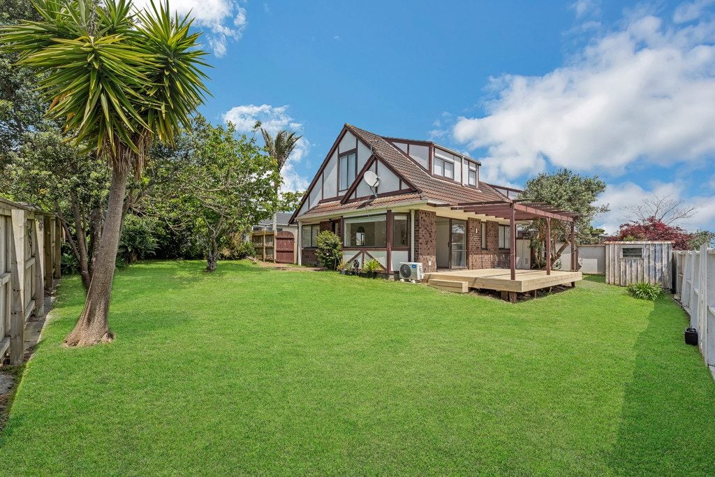1/30 Cherry Road, Bucklands Beach, Auckland - Carousel 1