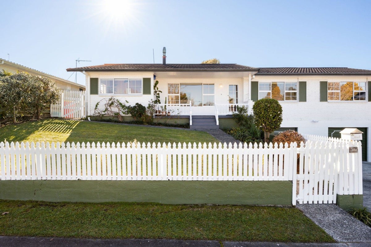 38A Howell Avenue, Riverlea, Hamilton - Carousel 1
