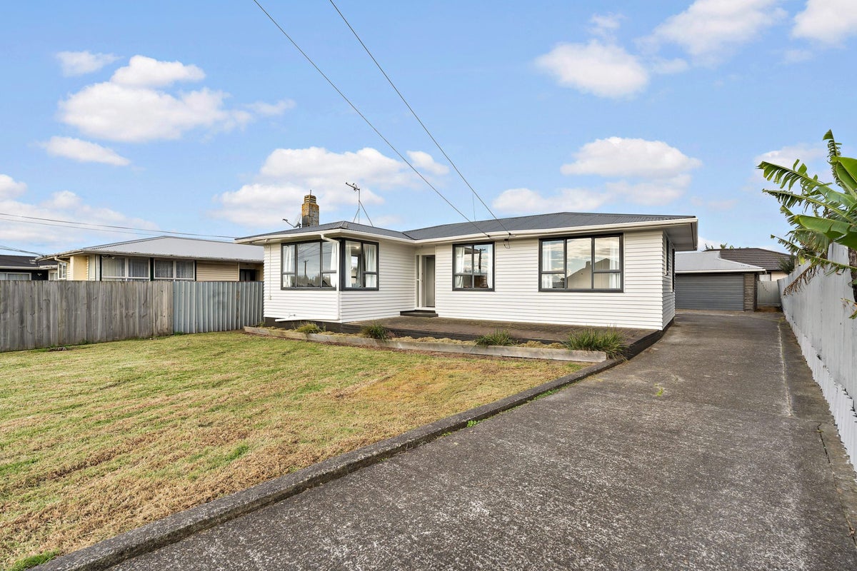 12 Wakelin Road, Mangere East, Auckland - Carousel 1