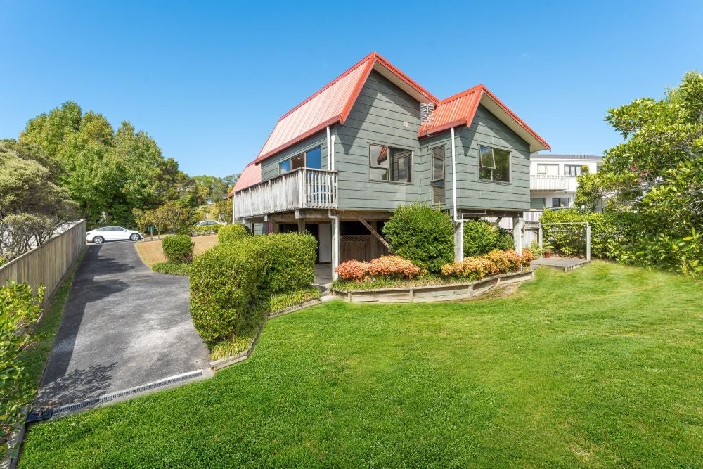 34 Catalina Crescent, Forrest Hill, Auckland - Carousel 1