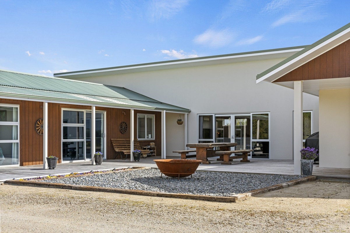 1342 Turakina Valley Road, Turakina - Carousel 2