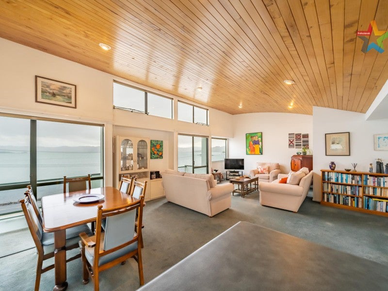 1/517 Marine Drive, Sunshine Bay, Lower Hutt - Carousel 1