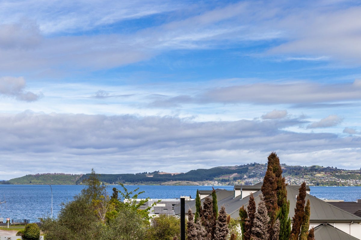 15 Napier Road, Hilltop, Taupo - Carousel 1