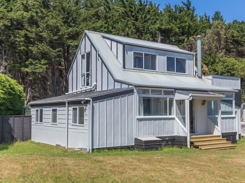 31 Hydrabad Drive, Waitarere Beach, Levin - Carousel 1
