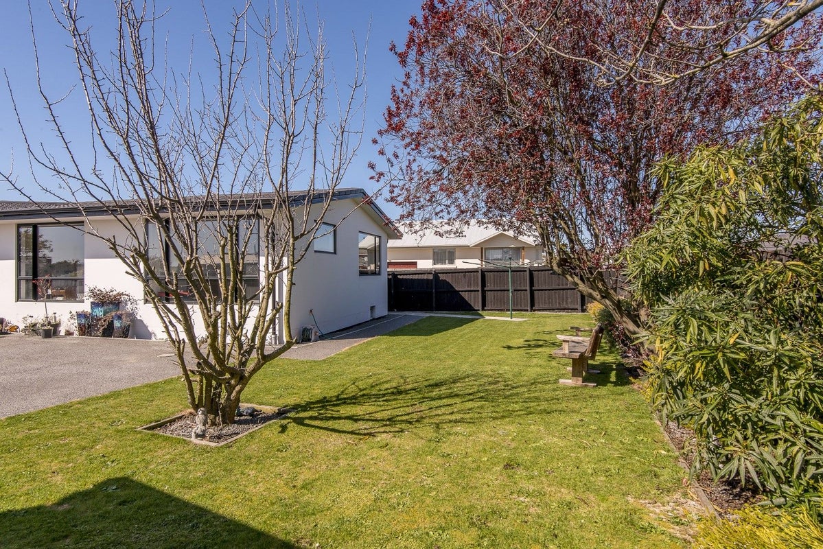 17 Farnborough Street, Aranui, Christchurch - Carousel 18