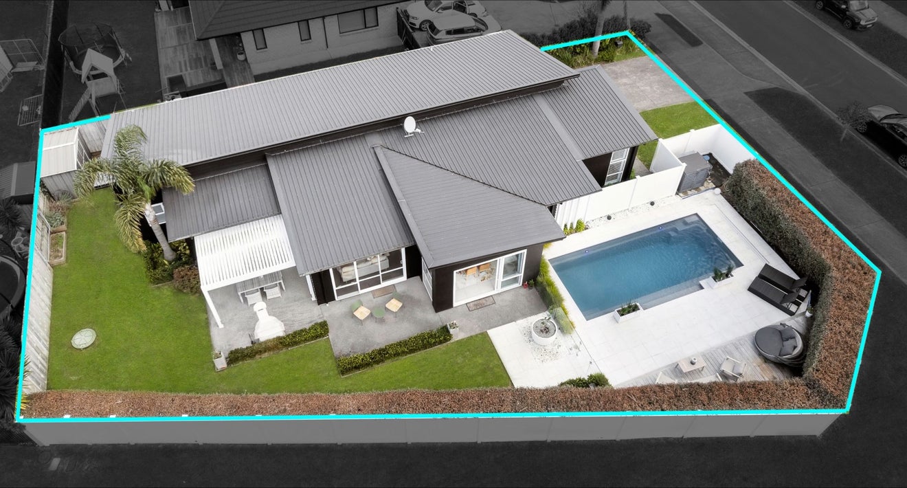5 Hooton Drive, Huapai, Rodney, Auckland - Carousel 1