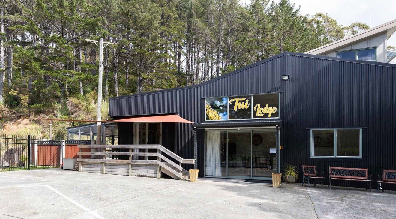 3 Oakura Road, Hikurangi - Carousel 1