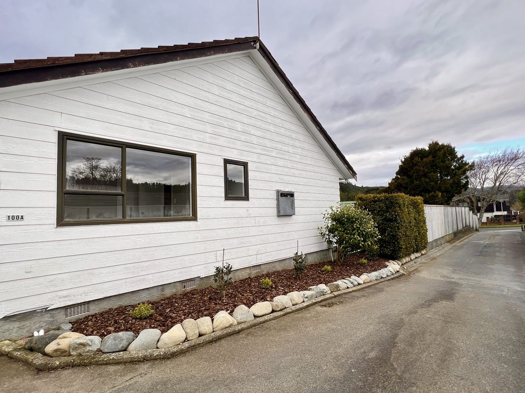 100A Gemstone Drive, Birchville, Upper Hutt - Carousel 1
