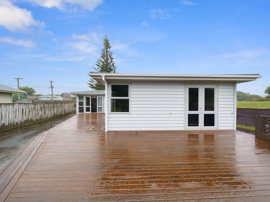47 PARK AVE, Waitarere Beach, Levin - Carousel 1