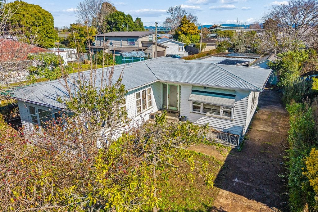 20 Holly Street, Avondale, Auckland - Carousel 23