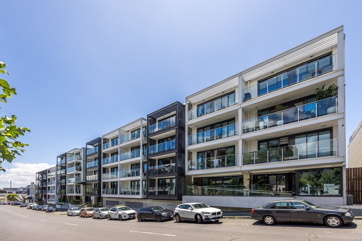 118/27 Enfield Street, Mount Eden, Auckland - Carousel 1