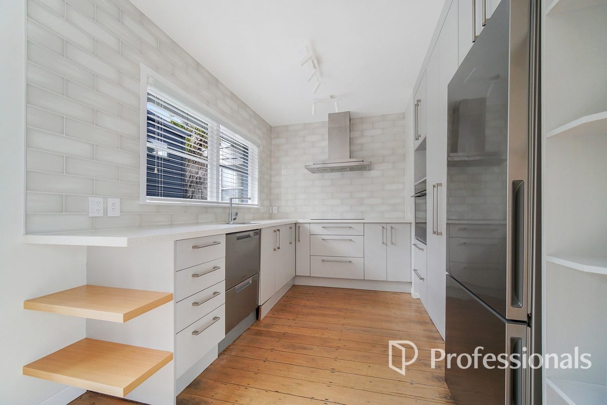 107 Moa Road, Point Chevalier, Auckland - Carousel 2