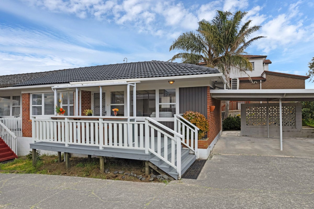 16A Grassways Avenue, Pakuranga, Auckland - Carousel 1