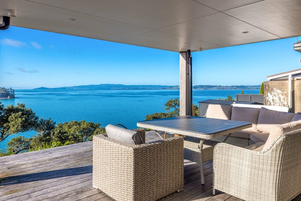 46 Kennedy Point Road, Surfdale, Waiheke Island, Auckland - Carousel 2