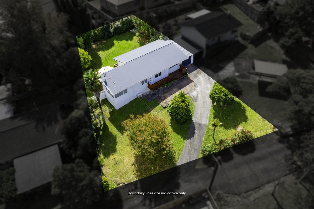 1/133 Edmonton Road, Henderson, Auckland - Carousel 1