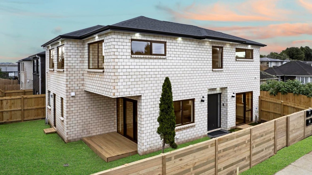 4A Fields Road, Manurewa, Auckland - Carousel 1