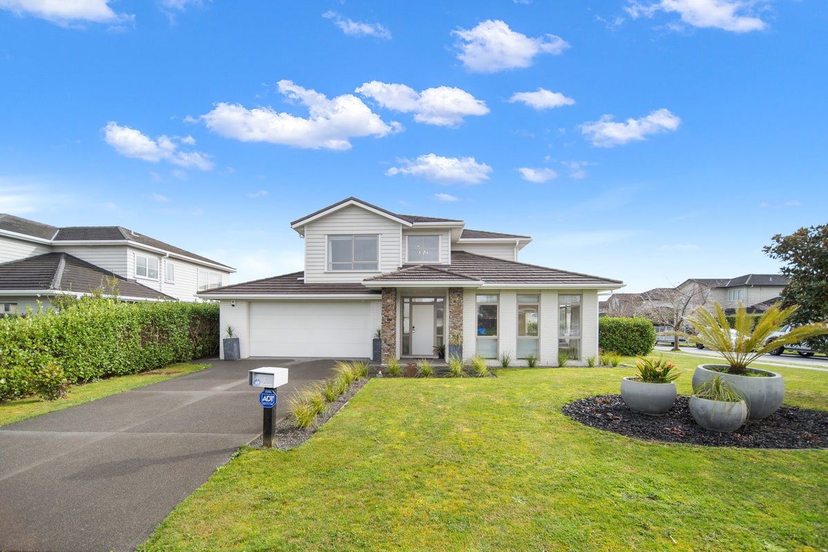 8 Allium Avenue, Karaka, Papakura - Carousel 1