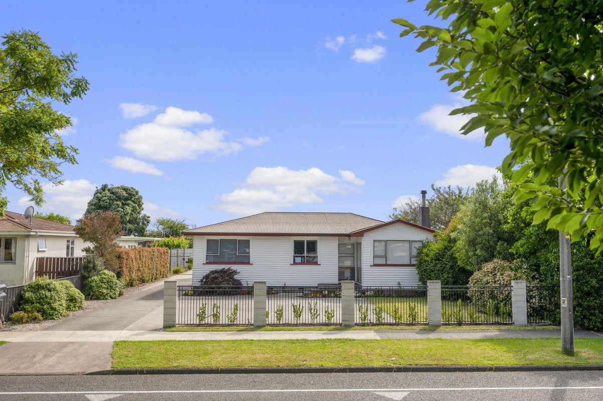 16 Wycliffe Street, Onekawa, Napier - Carousel 1