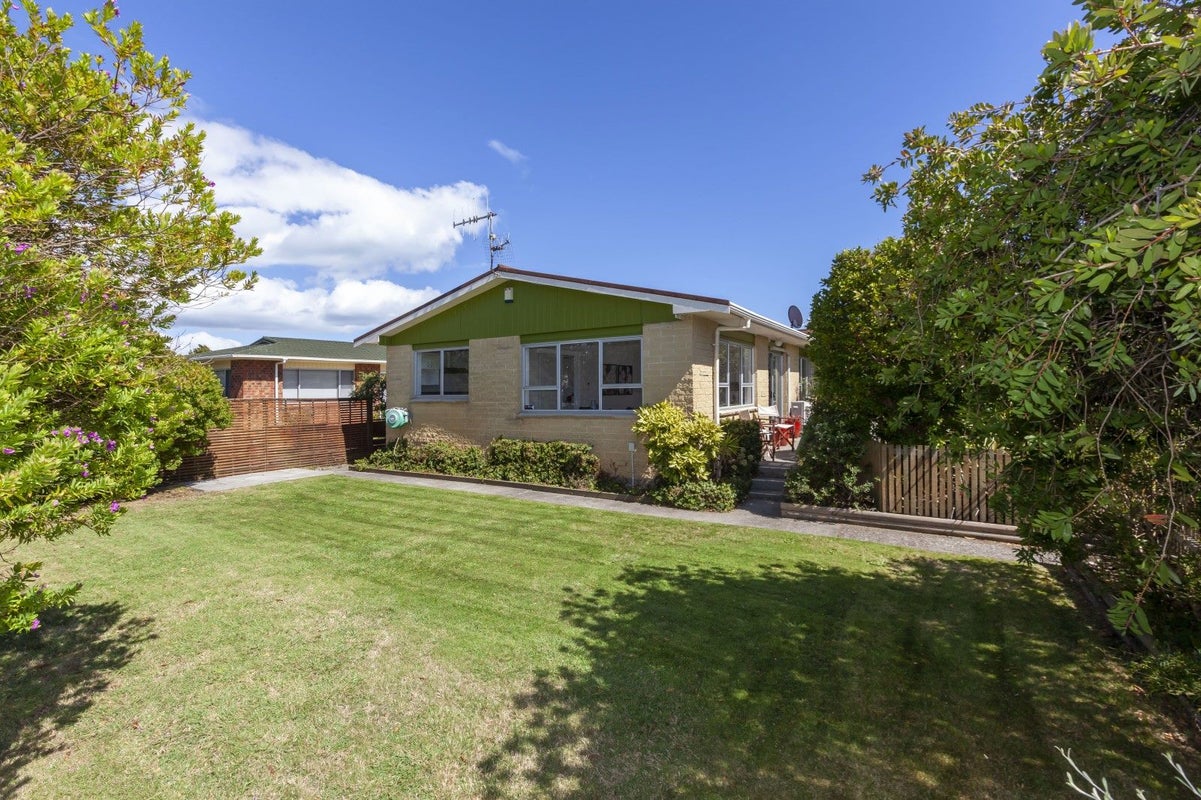 6A Nola Avenue, Raumati Beach, Paraparaumu - Carousel 1