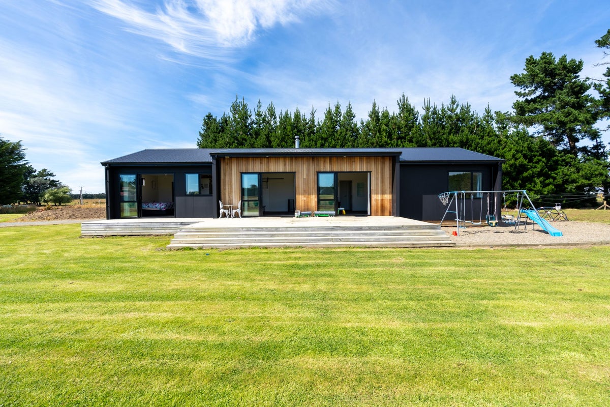 15 Diana Road, Makarewa, Invercargill - Carousel 1