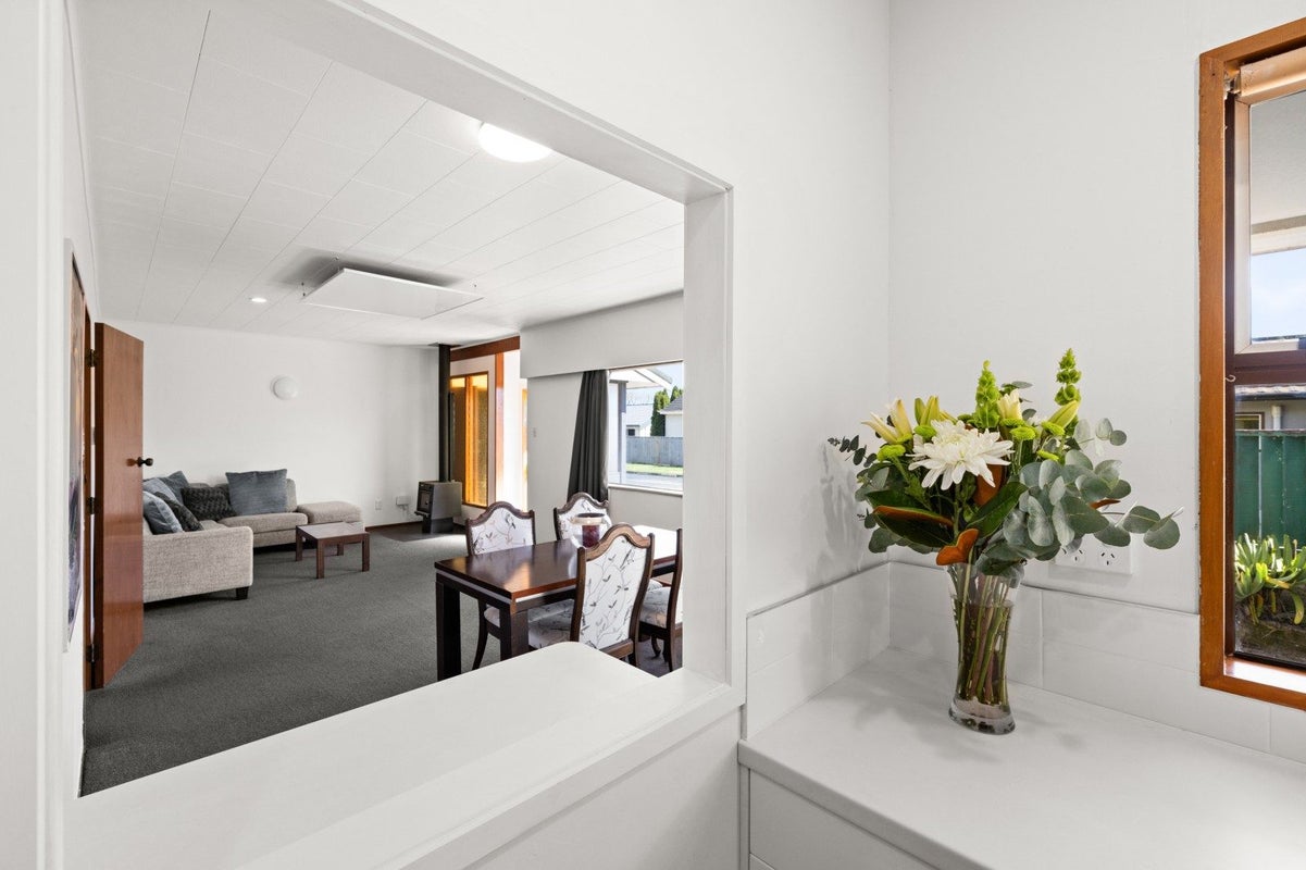 1/16 Guthrie Road, Havelock North, Havelock North - Carousel 2