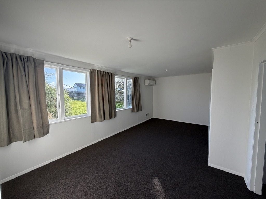 24 CHESHIRE ST, Cannons Creek, PORIRUA - Carousel 2