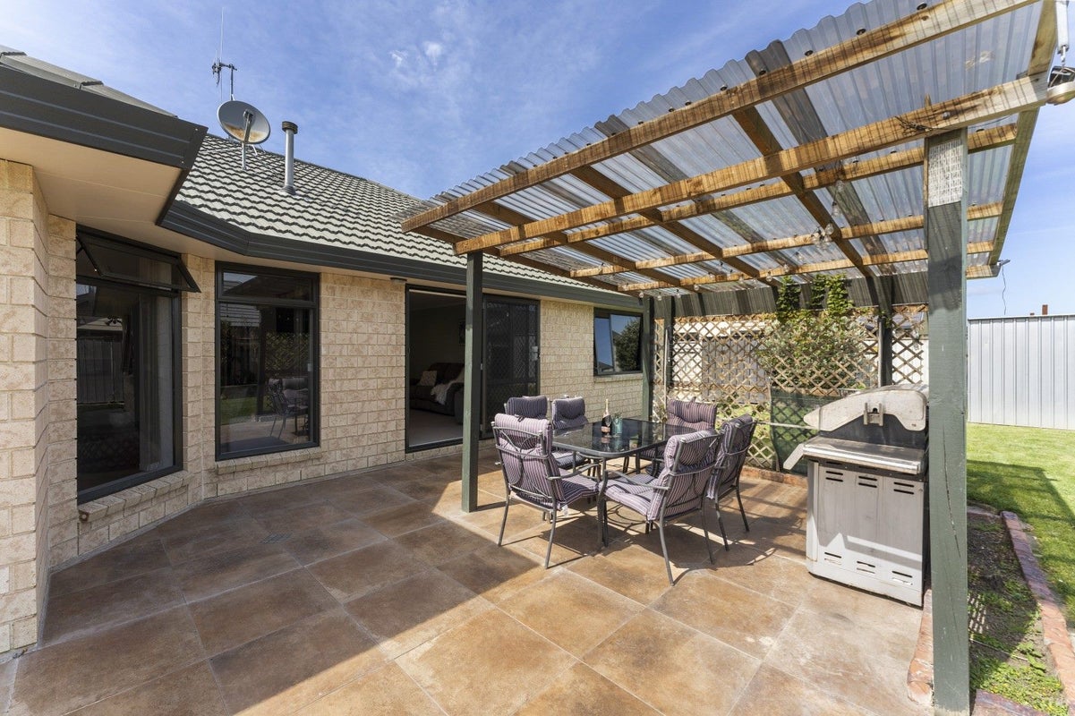 25 Geneva Terrace, Kelvin Grove, Palmerston North - Carousel 2