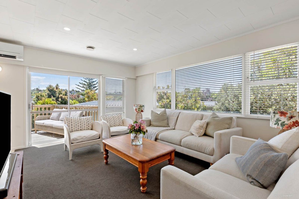 32 Acacia Road, Torbay, Auckland - Carousel 2
